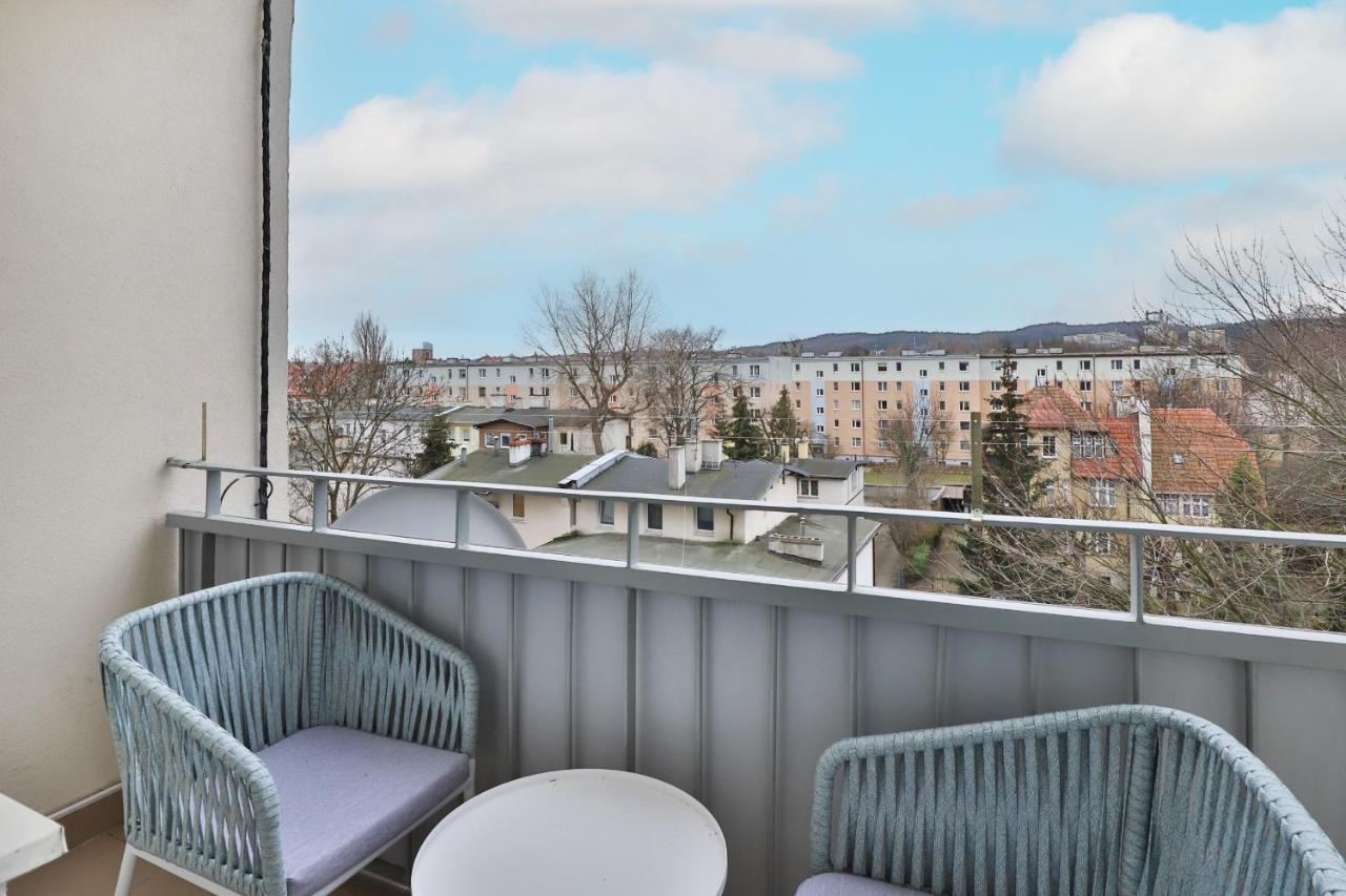 Apartament With Balcony Near The In By Renters *