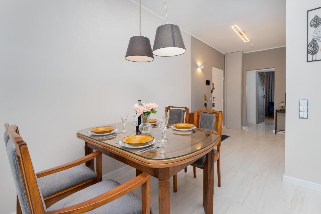 With Balcony Near The In By Renters Apartament *